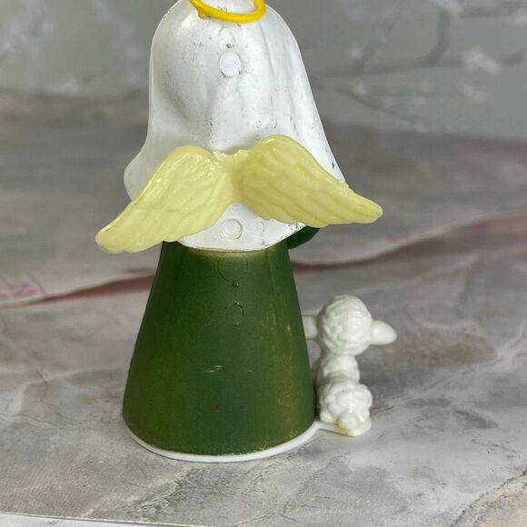 Vintage Midcentury little angel with lamb holding heart. - Picture 3 of 5
